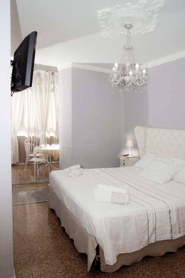 B&B Elisir อัลเบงกา ภายนอก รูปภาพ